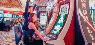 Simulasi free spins dengan simbol ekspansi yang menutupi seluruh gulungan